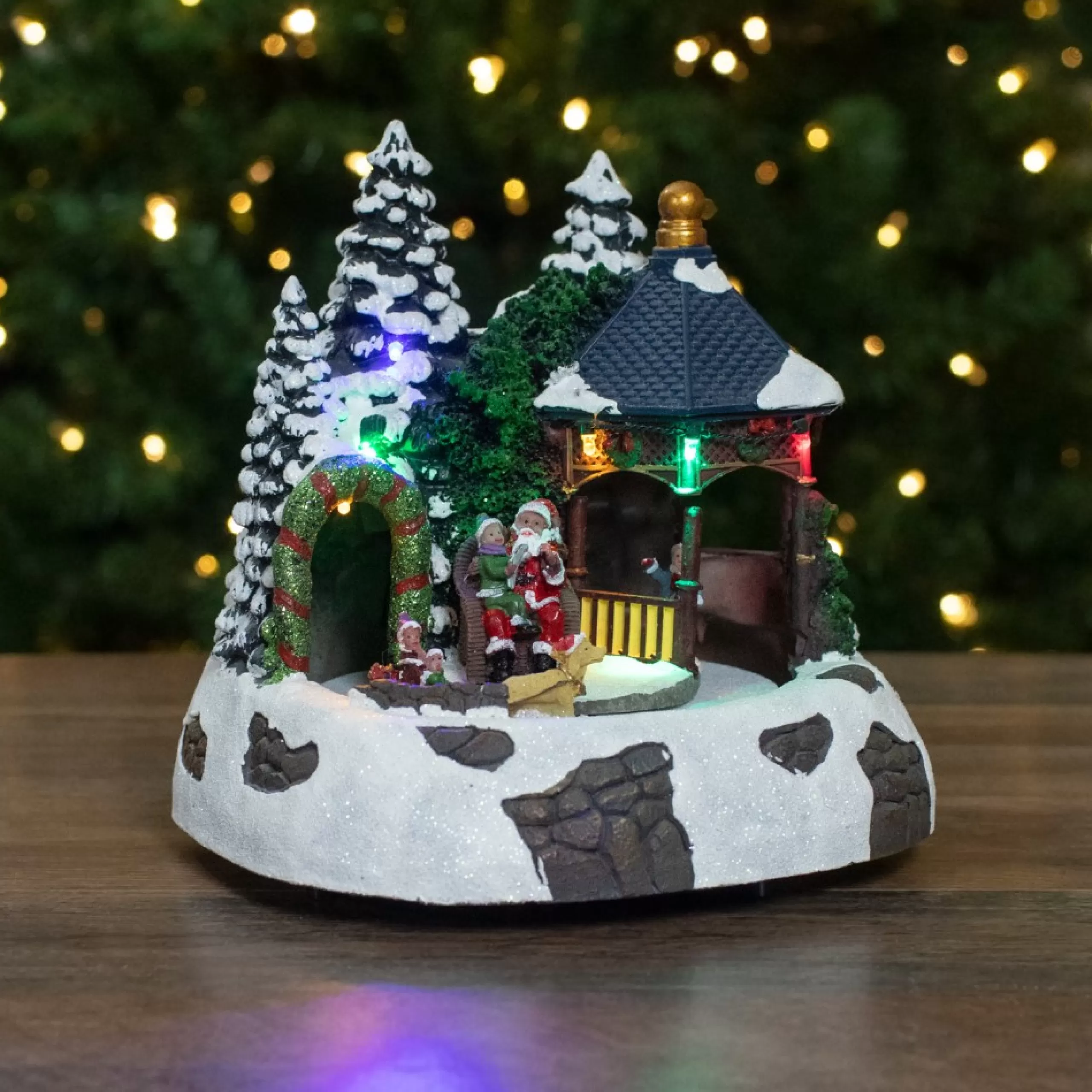 Christmas Villages*Northlight 10" Lighted And Animated Christmas Scene With Santa Claus