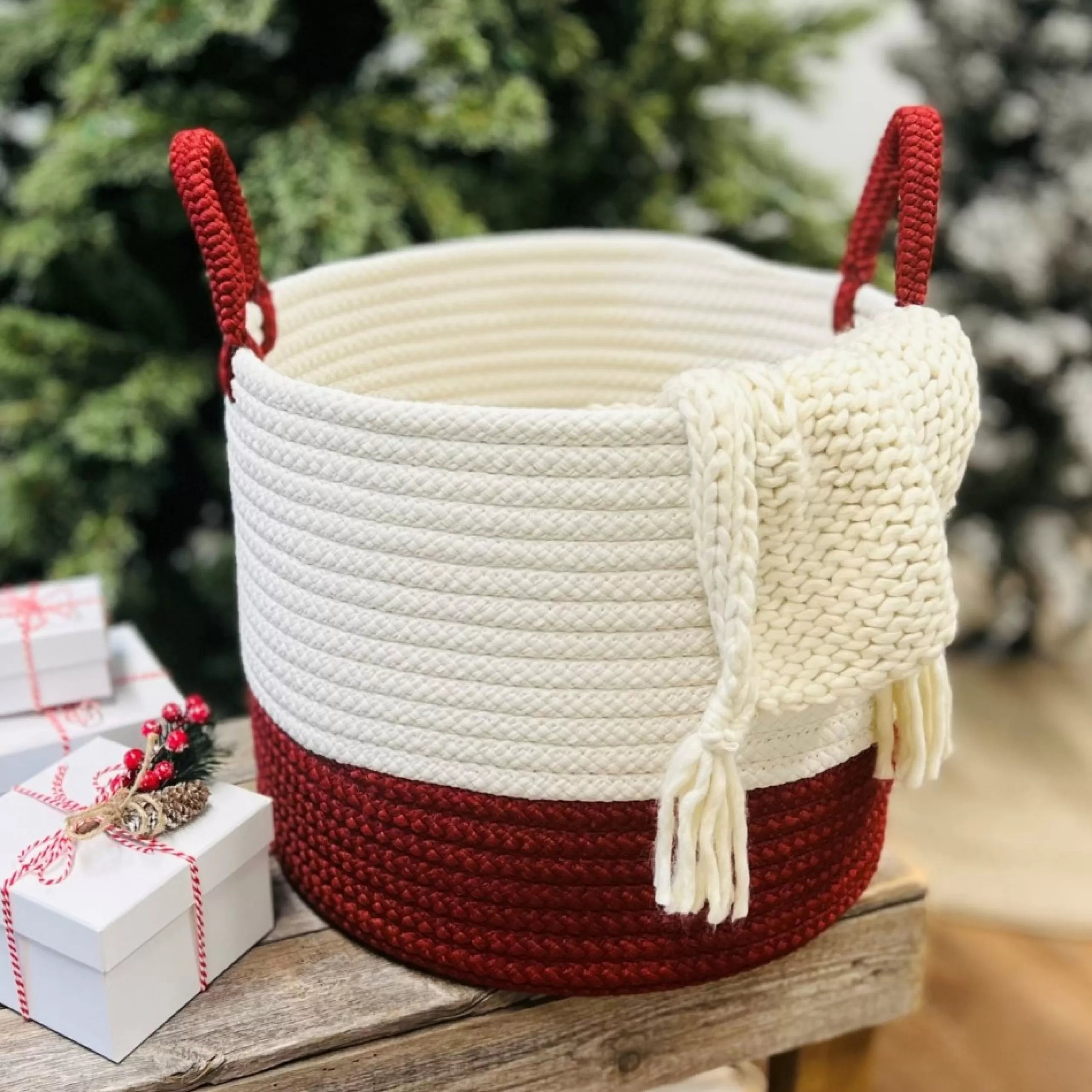 Decoration Storage*Colonial Mills 16" Two-Toned Round Braided Holiday Floor Basket