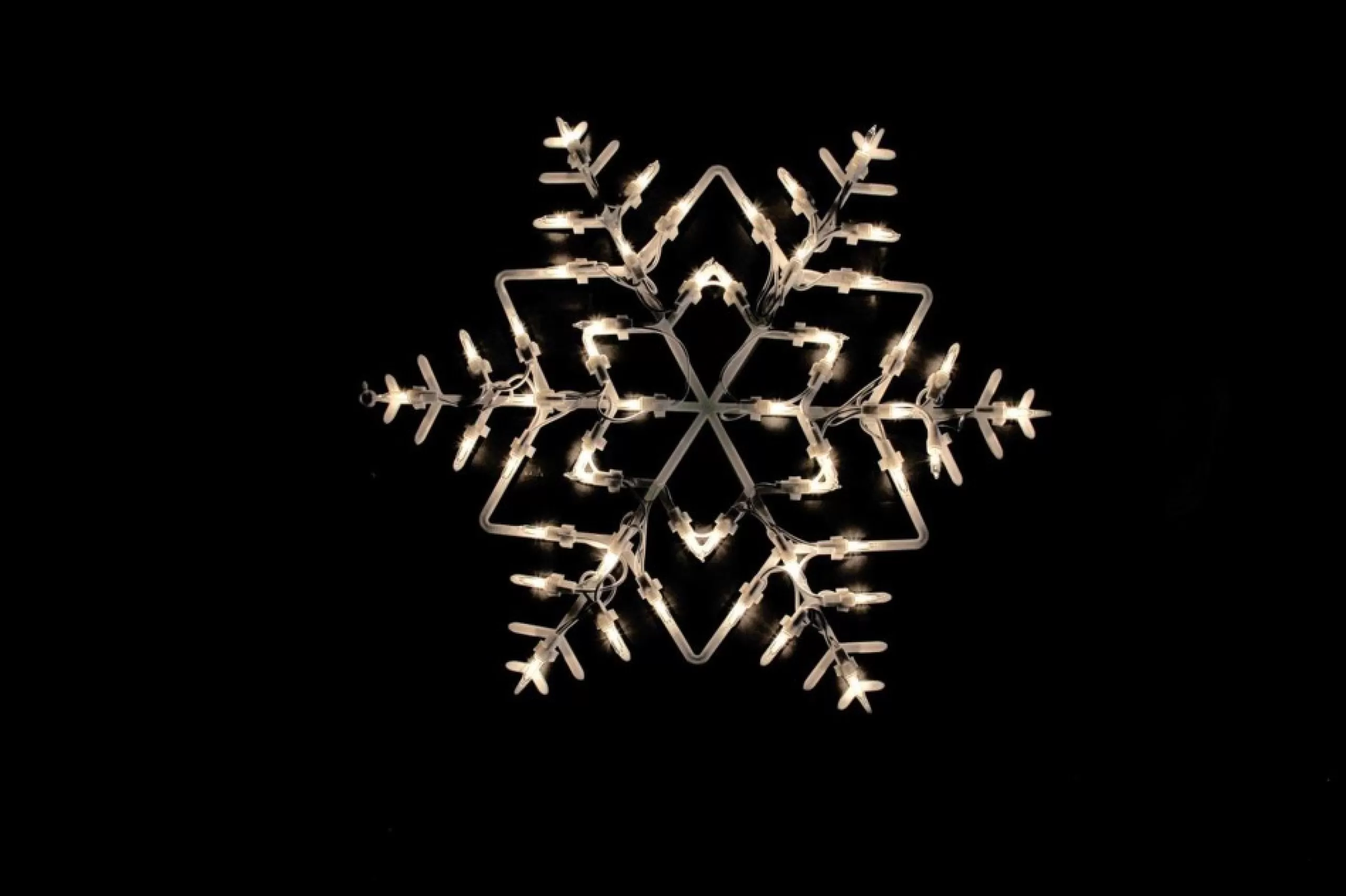 Window Decorations*Northlight 16" White Lighted Snowflake Christmas Window Silhouette