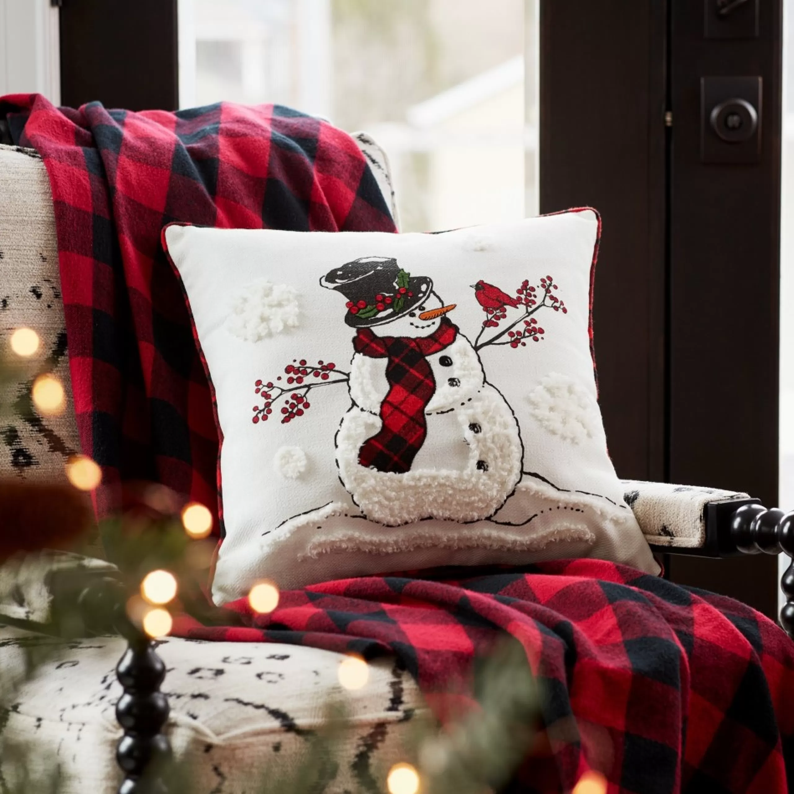 Pillows & Throws*Melrose 17" White And Red Snowman And Cardinal Throw Pillow