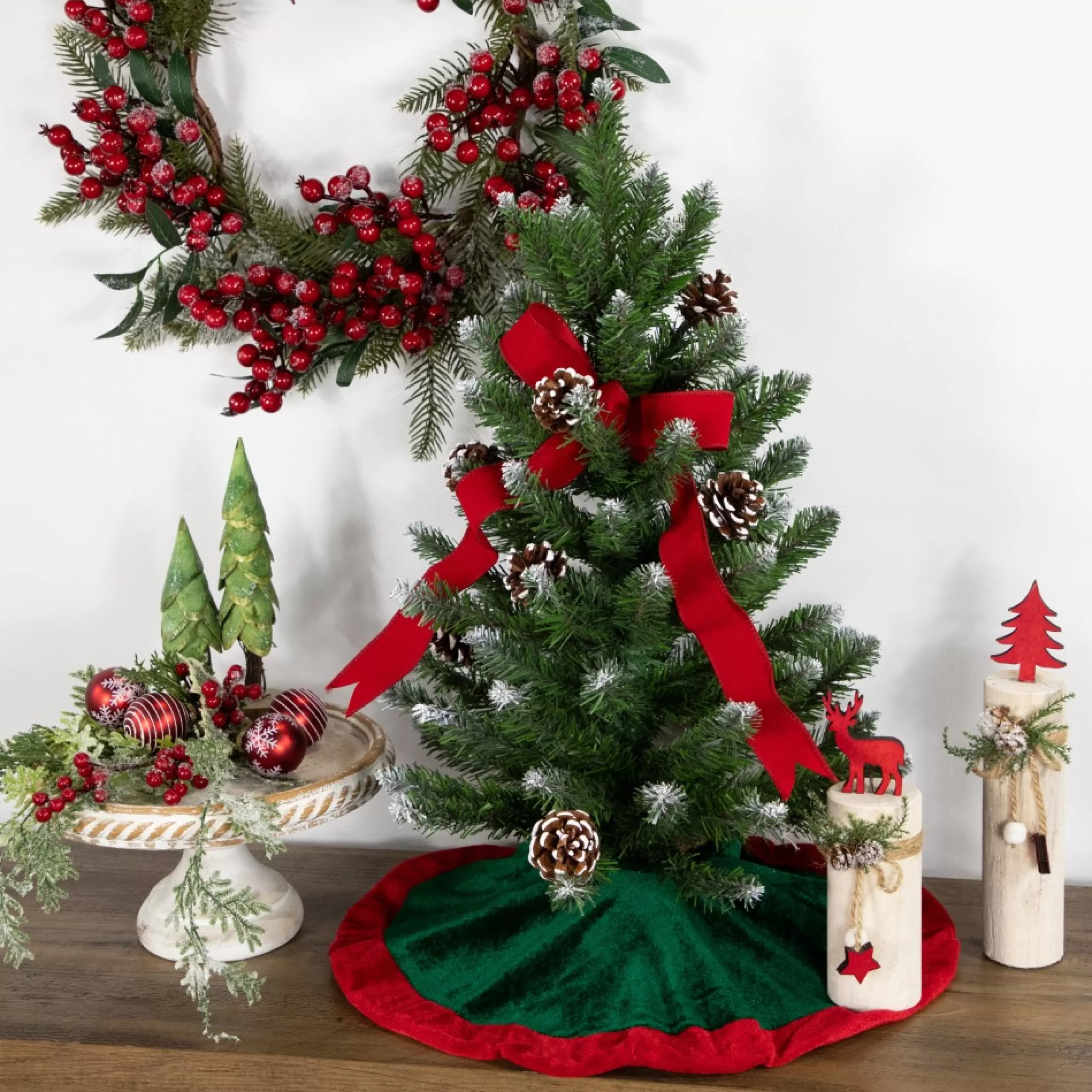 Mini Tree Skirts*Northlight 18" Green And Red Round Mini Christmas Tree Skirt