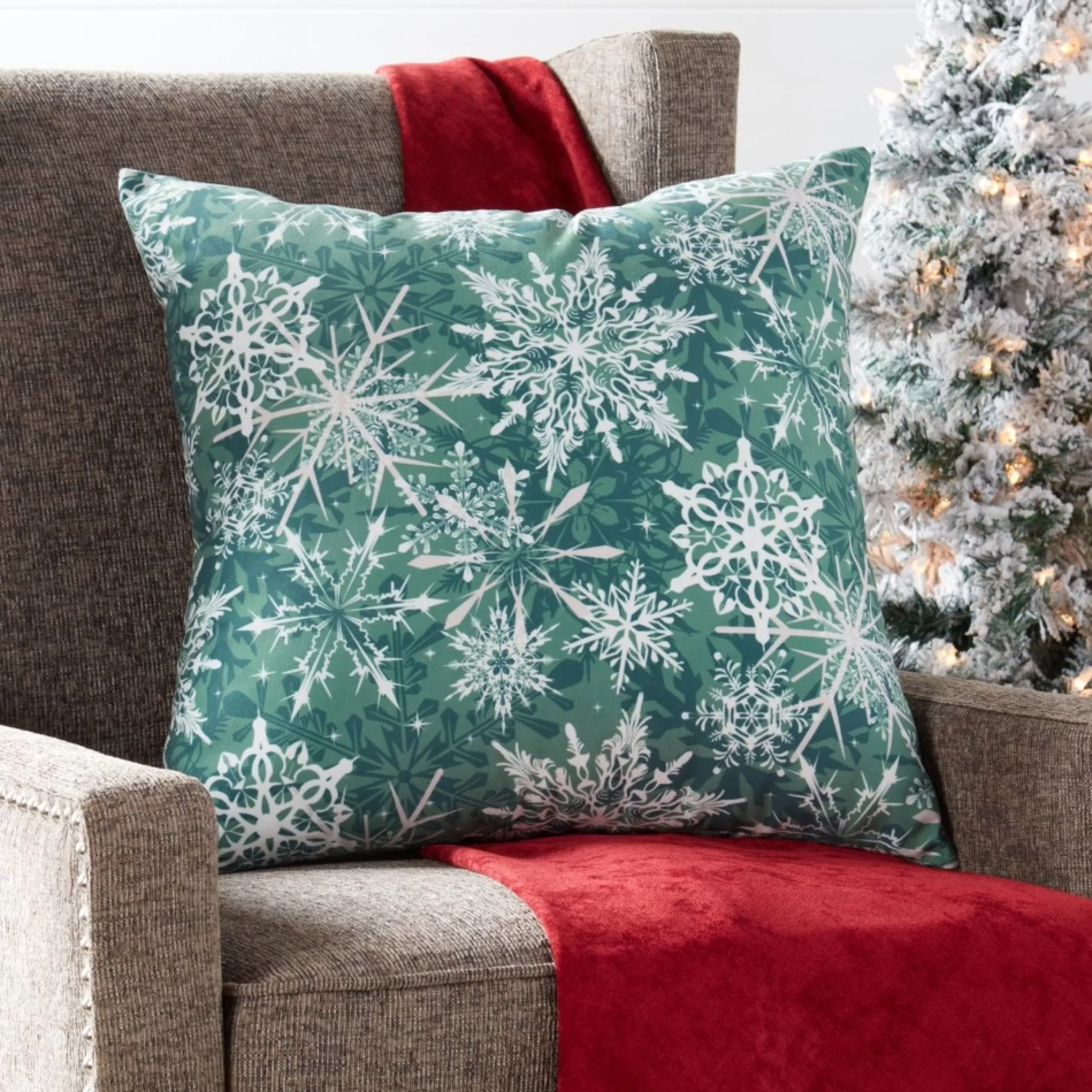 Pillows & Throws*Greendale Home Fashions 18" Green And White Evergreen Christmas Square Throw Pillow