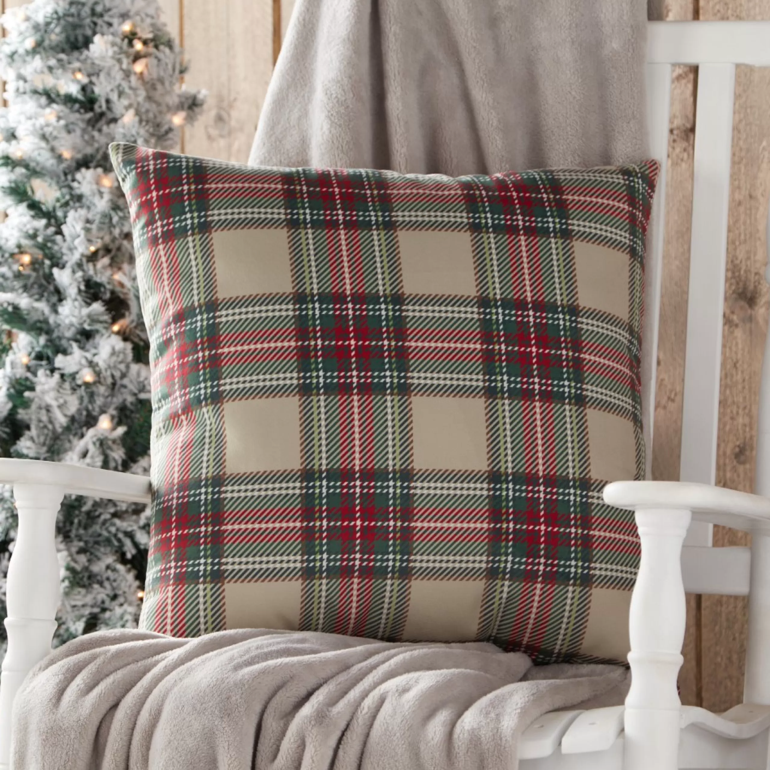 Pillows & Throws*Greendale Home Fashions 18" Red And White Plaid Christmas Square Throw Pillow