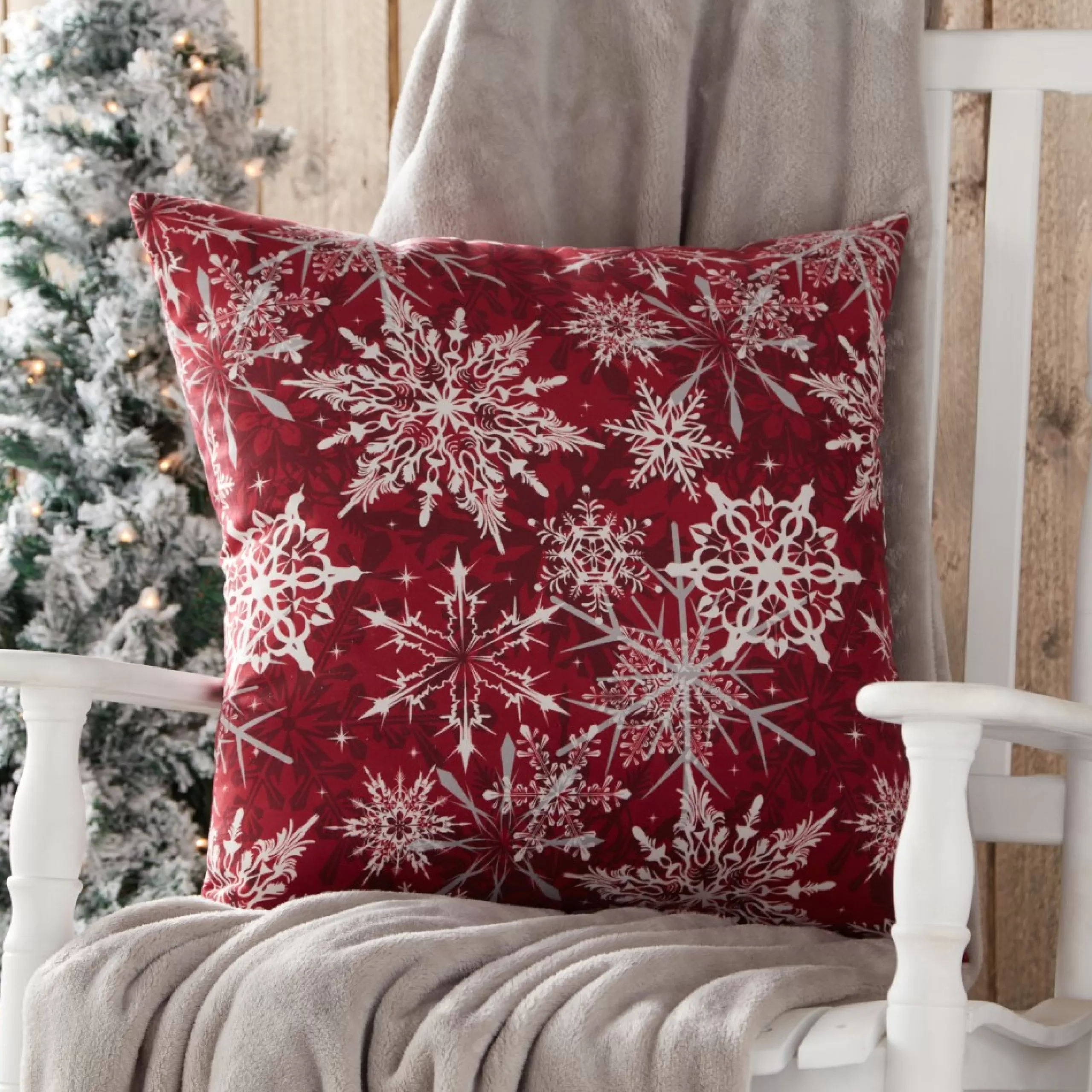 Pillows & Throws*Greendale Home Fashions 18" Red And White Snowflakes Christmas Square Throw Pillow