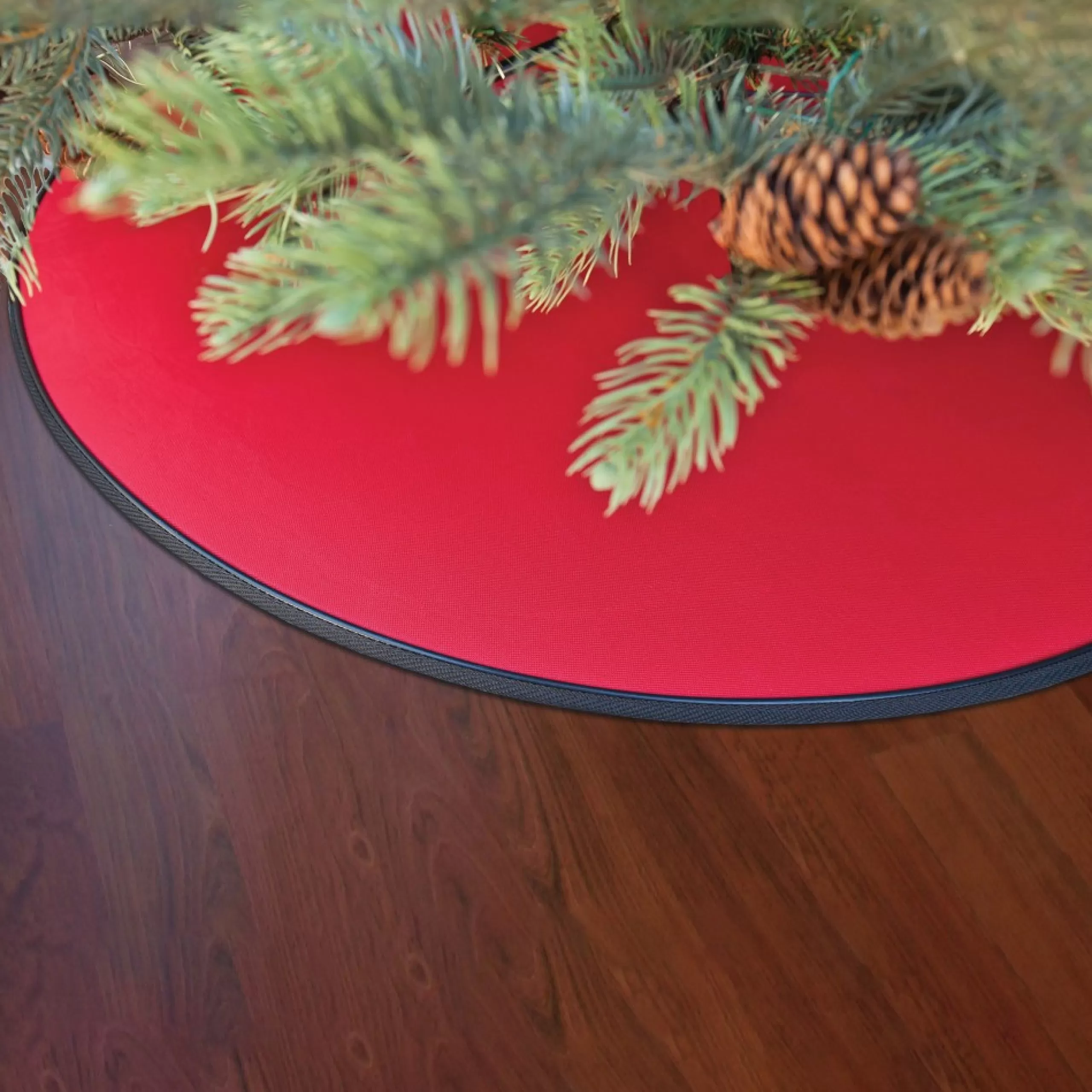 48 Inch And Smaller*Northlight 22" Red And Black Medium Premium Christmas Tree Mat