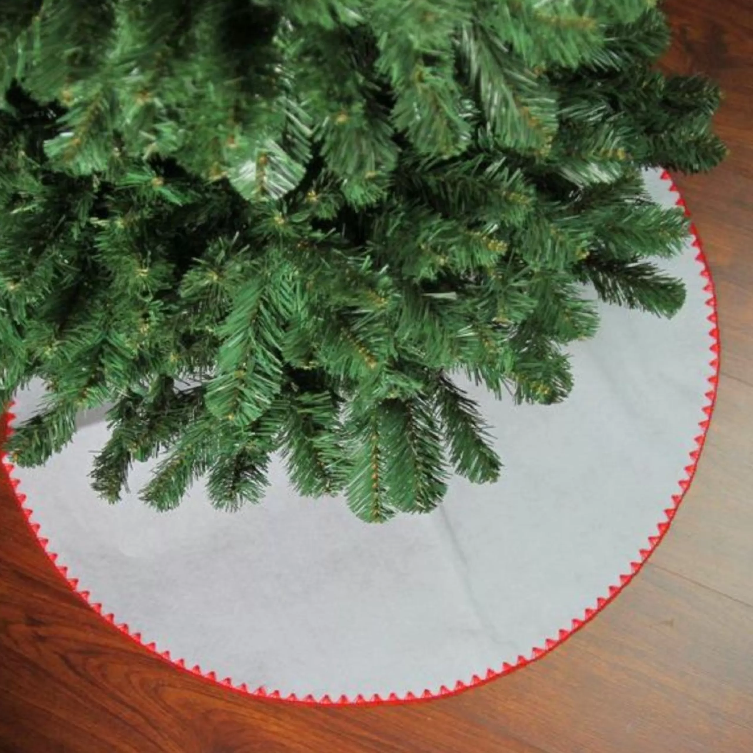 48 Inch And Smaller*Northlight 26" White And Red Velveteen Mini Christmas Tree Skirt