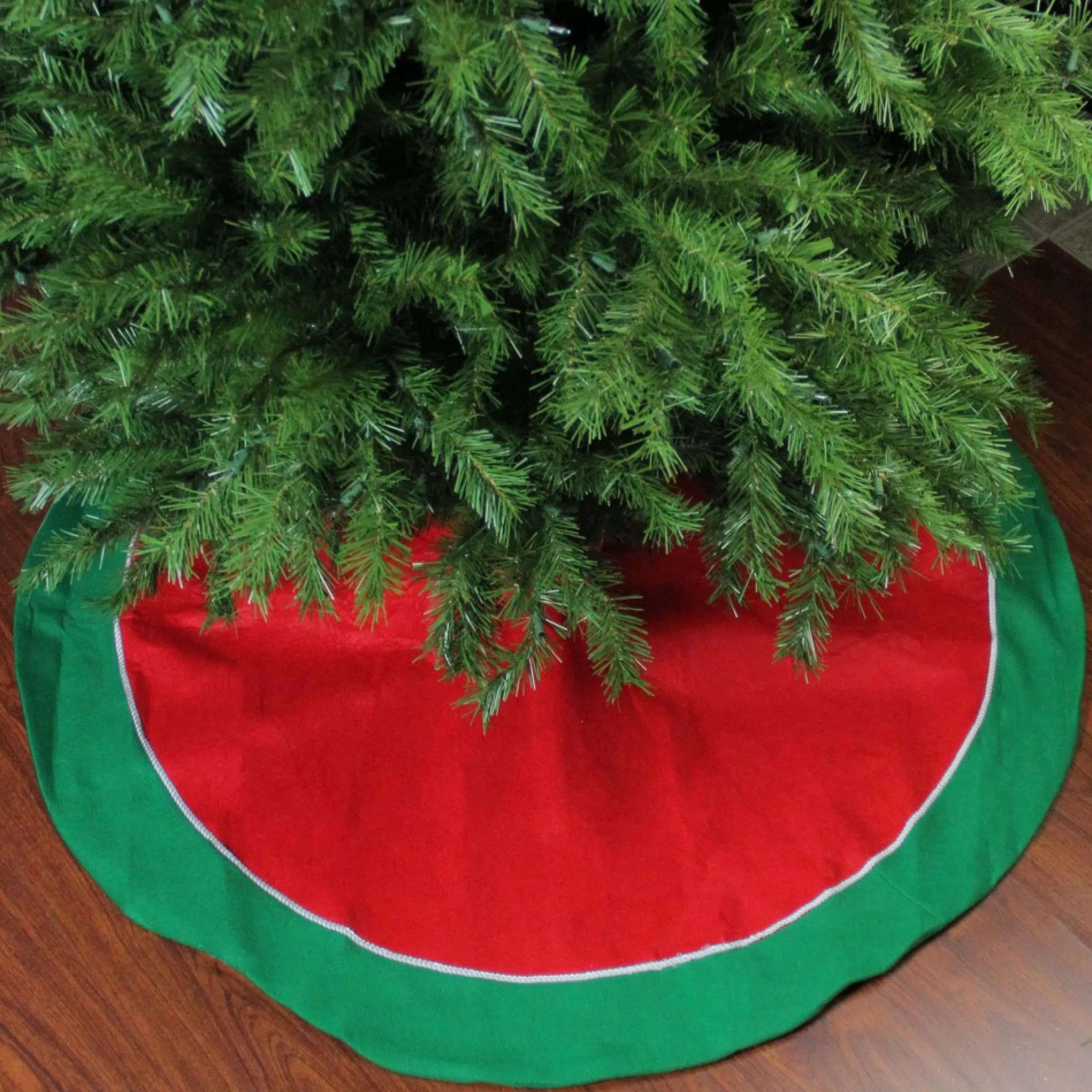 48 Inch And Smaller*Northlight 48" Red And Green Traditional Christmas Tree Skirt