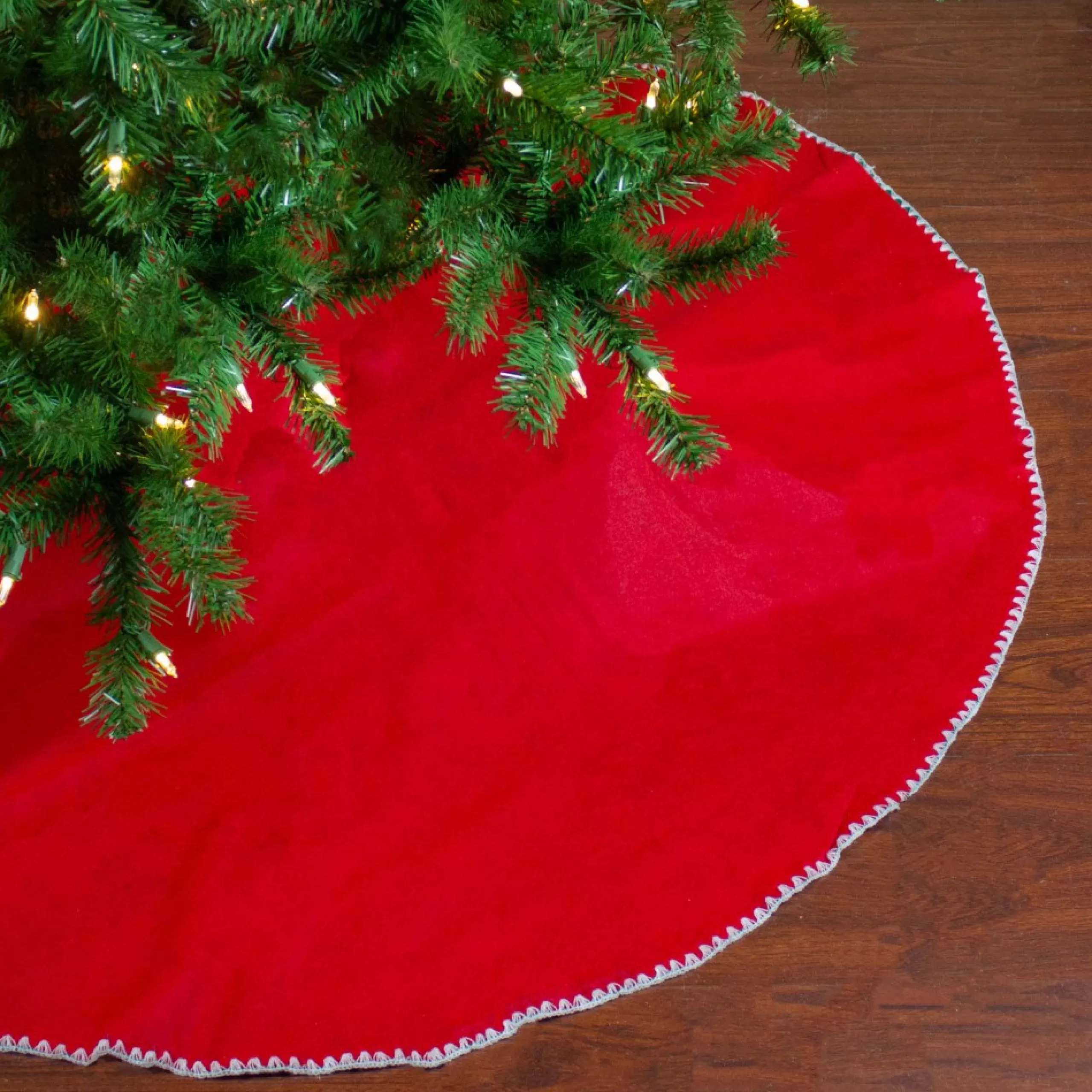 48 Inch And Smaller*Northlight 48" Red And White Shell Reversible Christmas Tree Skirt