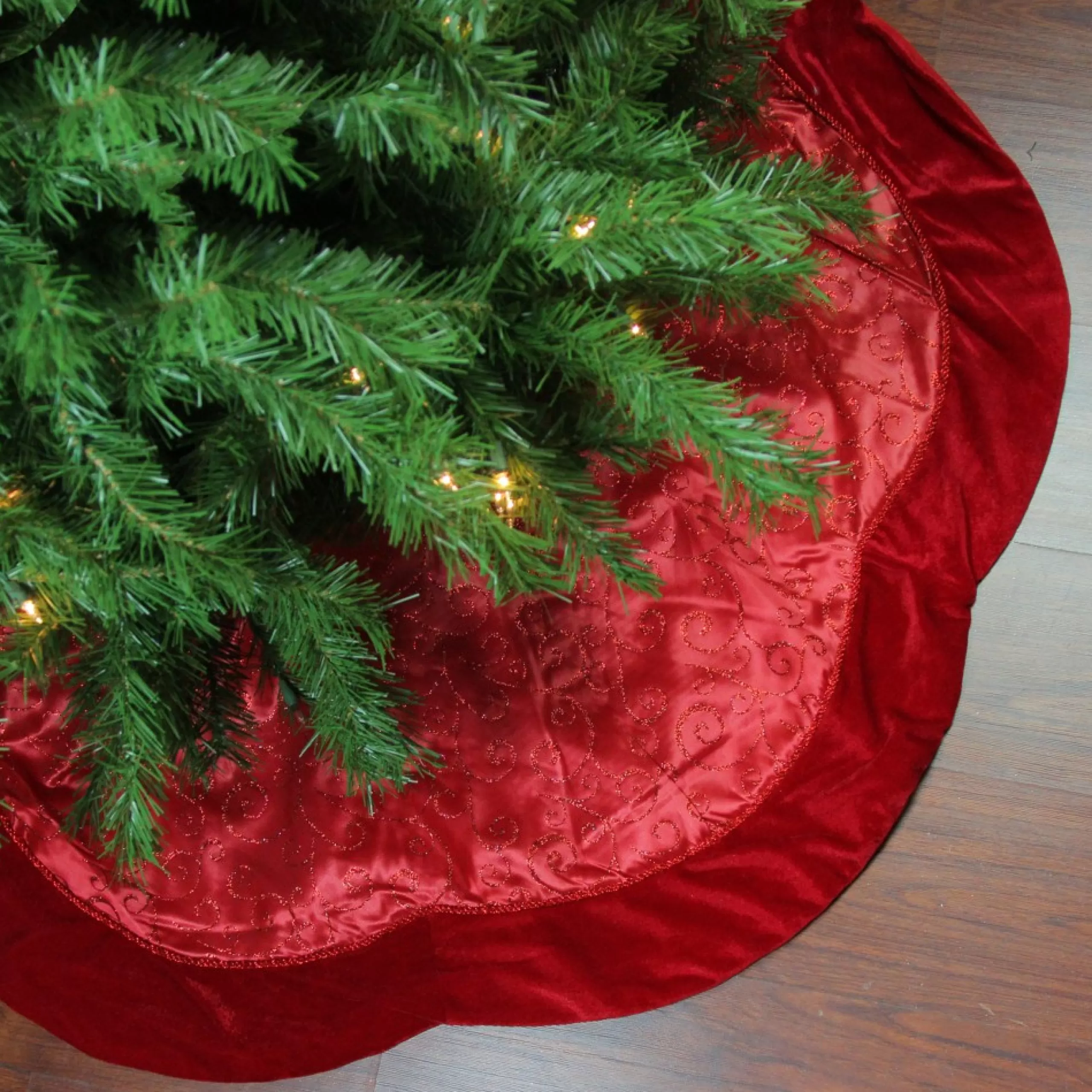 48 Inch And Smaller*Northlight 48" Red Glittered Swirl Trimmed Christmas Tree Skirt