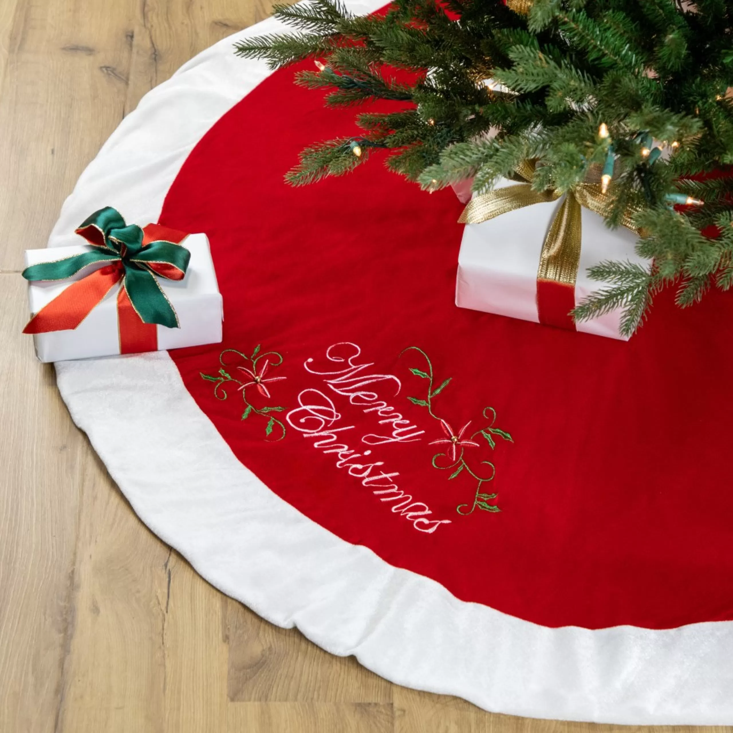 48 Inch And Smaller*Northlight 48" Traditional Red Merry Christmas Velveteen Tree Skirt