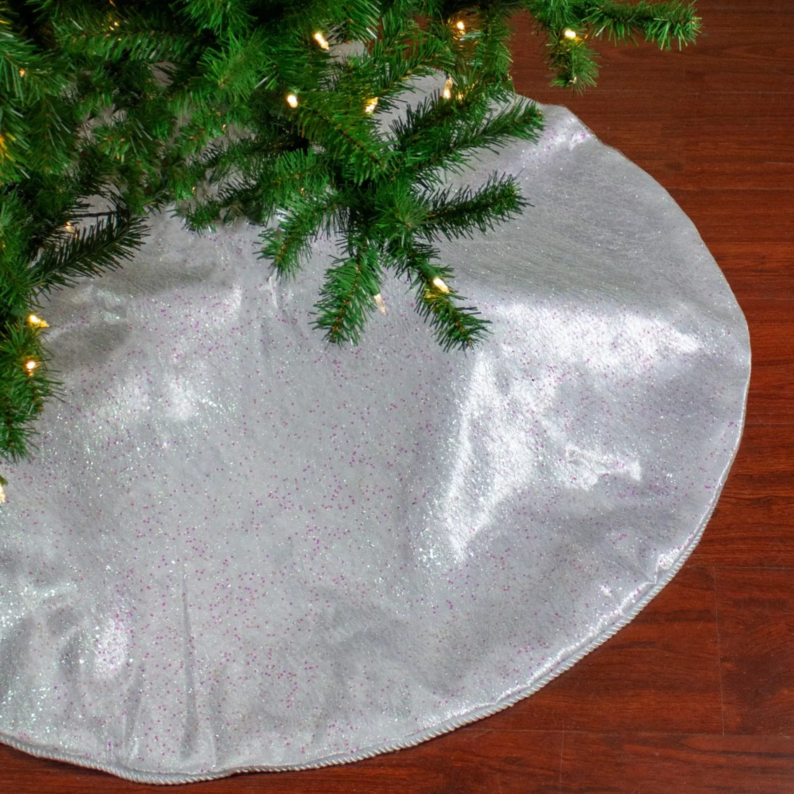 48 Inch And Smaller*Northlight 48" White Iridescent Holographic Glittered Christmas Tree Skirt