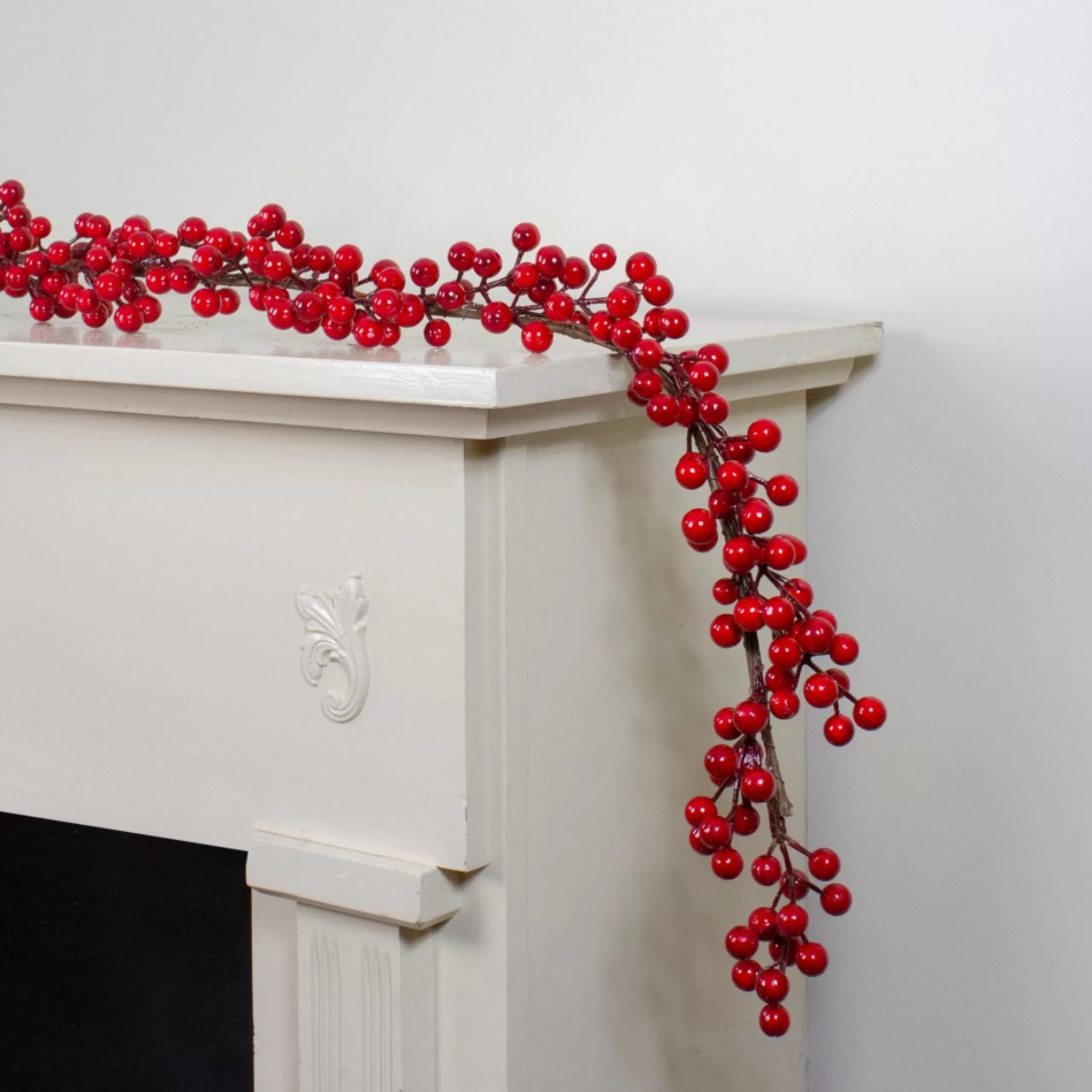 Berry Garland*Northlight 5' Shiny Red Berries Artificial Twig Christmas Garland - Unlit