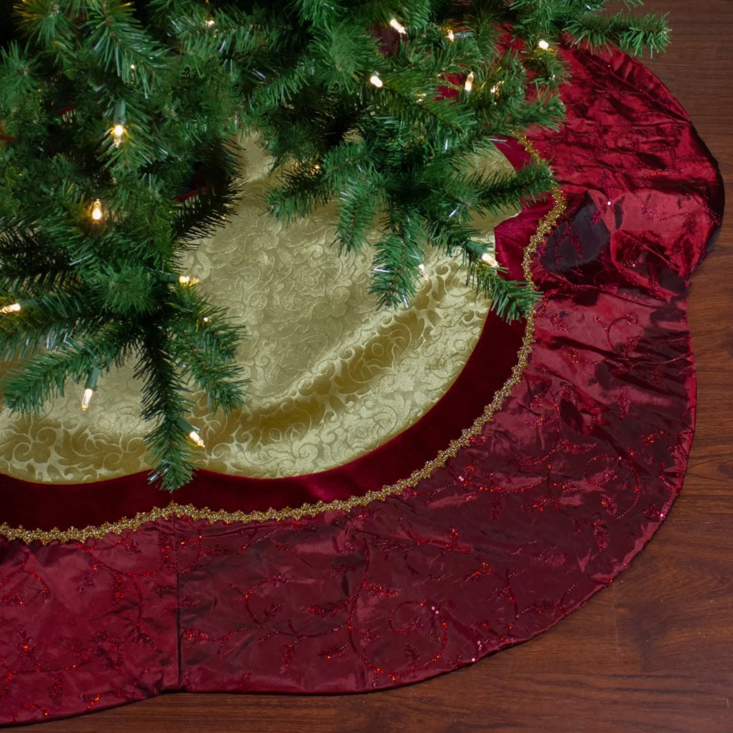 50 Inch And Larger*Northlight 60" Red And Gold Scalloped Sequined Christmas Tree Skirt