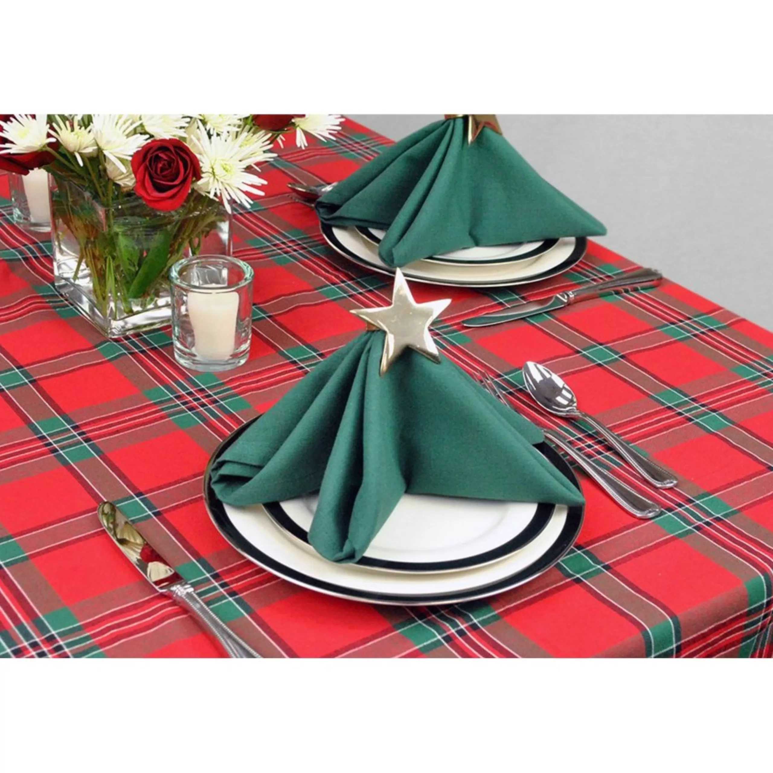 Linens*Contemporary Home Living 84" Red And Green Rectangular Holiday Plaid Tablecloth